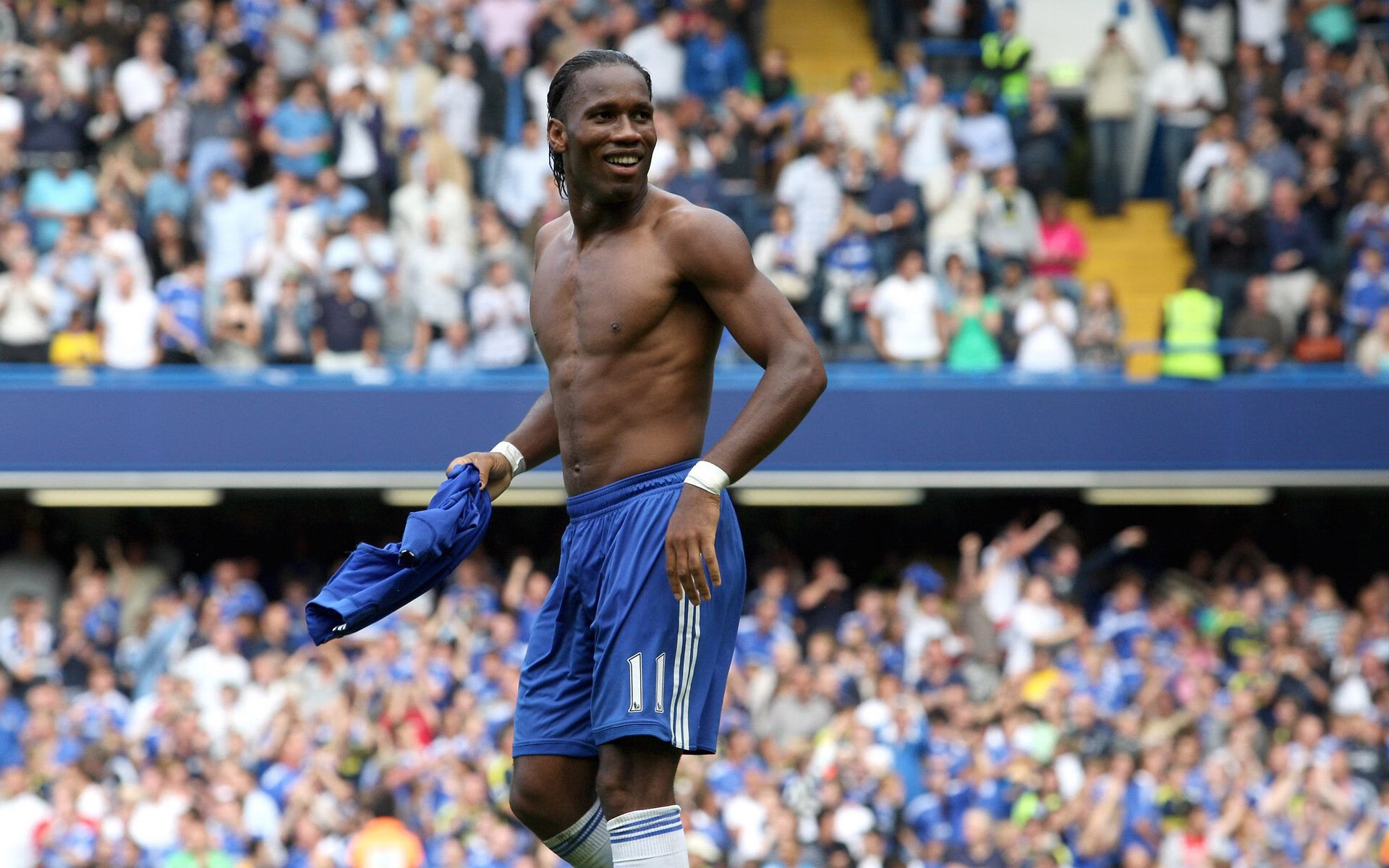 开云体育-内马尔迎来三赛季出色发挥，日本队观众热烈欢呼！全场沸腾不已